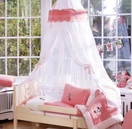 Prachtige roze disney Minnie set van small world by marlip, Kinderen en Baby's, Kinderkamer | Beddengoed, Zo goed als nieuw, Dekbedovertrek