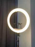 Ringlamp met statief en telefoonhouders, Huis en Inrichting, Woonaccessoires | Spiegels, Minder dan 50 cm, Rond, Ophalen of Verzenden