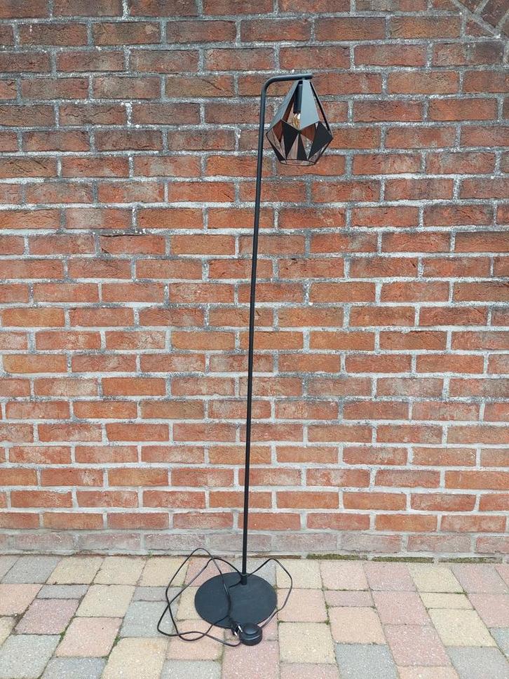 Industriële vloerlamp, Huis en Inrichting, Lampen | Vloerlampen, Zo goed als nieuw, 150 tot 200 cm, Metaal, Ophalen
