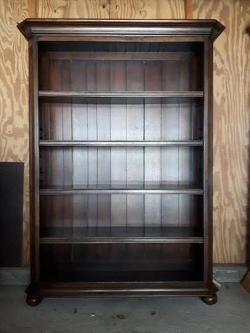 Boekenkast massief eiken beschikbaar voor biedingen