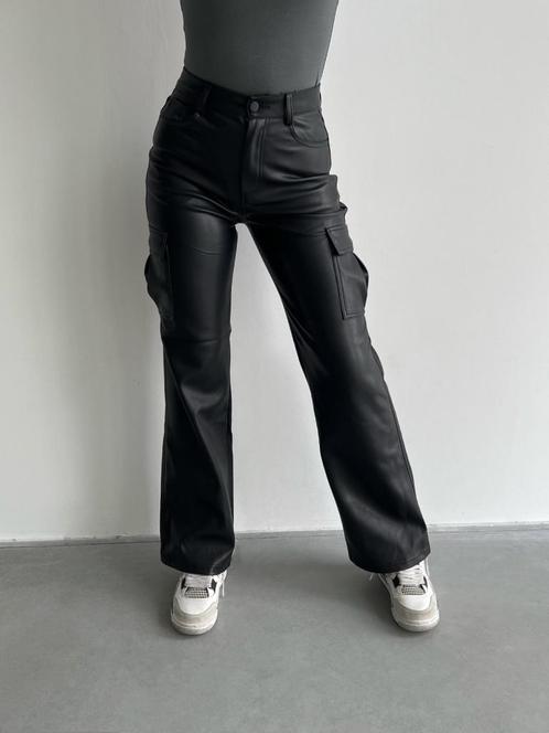 NIEUW redial leren look cargo broek stretch, Kleding | Dames, Broeken en Pantalons, Nieuw, Maat 42/44 (L), Zwart, Ophalen of Verzenden