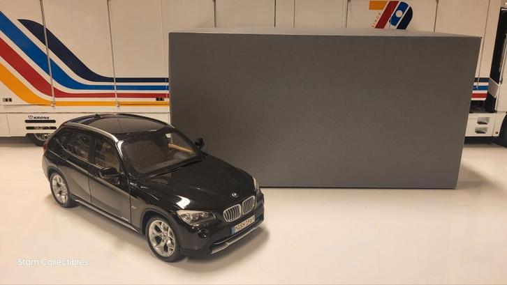 Kyosho BMW X1 Black Metallic Dealer Edition, Hobby en Vrije tijd, Modelauto's | 1:18, Zo goed als nieuw, Auto, Kyosho, Ophalen of Verzenden