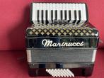 Z.g.a.n.kleine italiaanse Marinucci accordeon . 48 bas ., Muziek en Instrumenten, Accordeons, 48-bas, Zo goed als nieuw, Marinucci