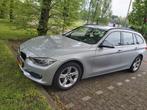 BMW 3-Serie (e90) 2.0 320D Touring AUT 2013 Grijs, Auto's, Origineel Nederlands, Te koop, Zilver of Grijs, 5 stoelen