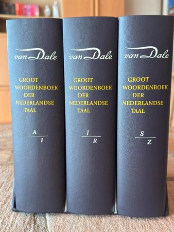 Van Dale Groot Woordenboek - Complete Set beschikbaar voor biedingen