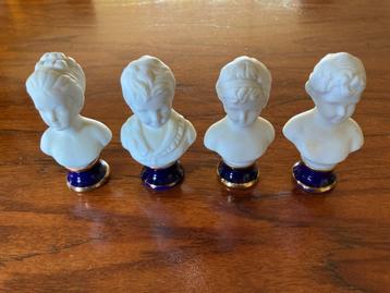 4 Capodimonte Bisquit porseleinen Borstbeeldjes. beschikbaar voor biedingen