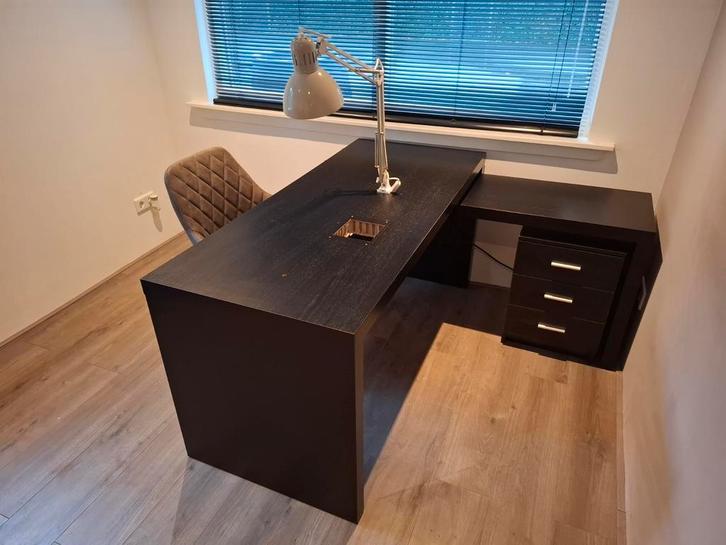 Mooie zwarte manicuretafel voor nagelsalon, Huis en Inrichting, Bureaus, Gebruikt, Ophalen