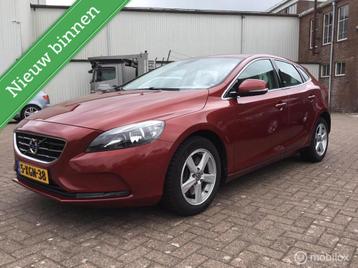 Volvo V40 2.0 D4 Momentum Business 140kw/191pk 100%onderhoud beschikbaar voor biedingen