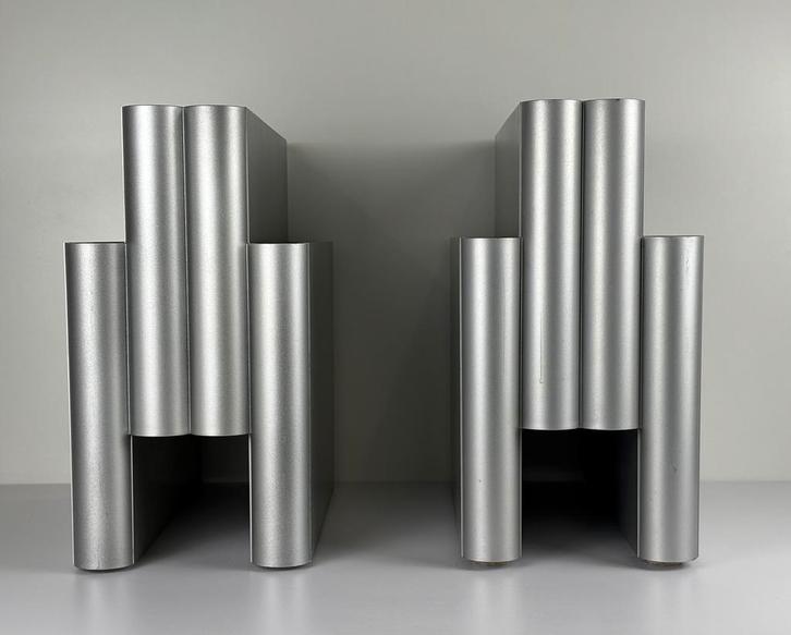 2 Kartell lectuurhouder Giotto Stoppino zilvergrijs metallic, Huis en Inrichting, Woonaccessoires | Krantenbakken en Lectuurbakken