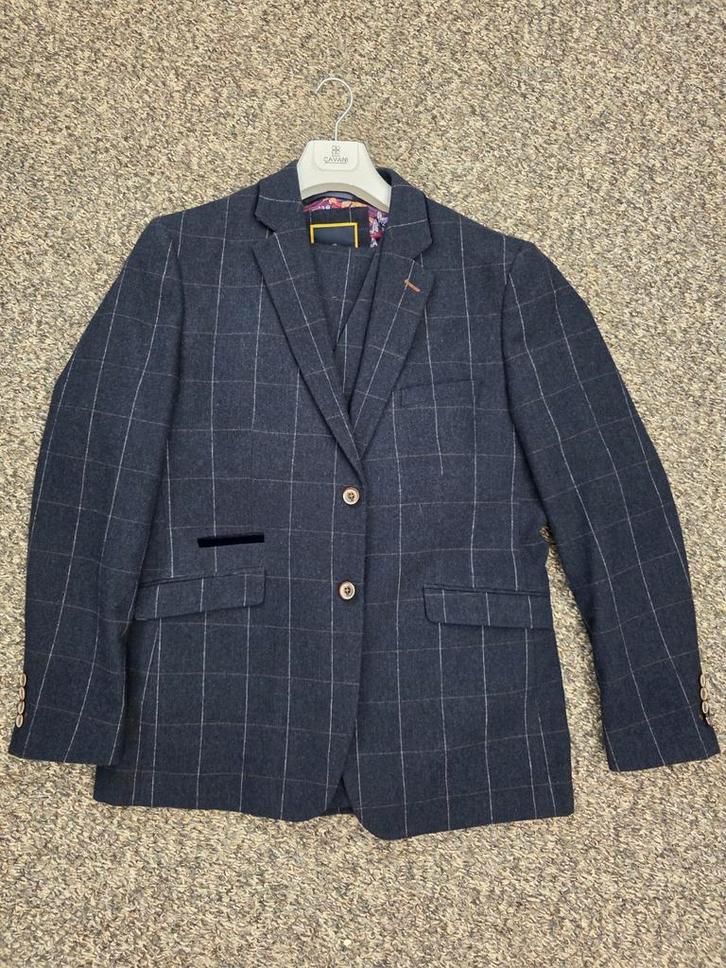 Blauw Geruit Driedelig Kostuum - Zo Goed Als Nieuw, Kleding | Heren, Kostuums en Colberts, Zo goed als nieuw, Blauw, Ophalen of Verzenden