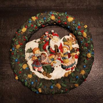 Kerst decoratie, krans met gezellig tafreel beschikbaar voor biedingen