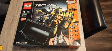 Lego Technic 42030 Volvo - Nieuw in geopende doos beschikbaar voor biedingen