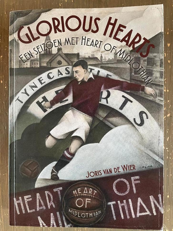 Glorious Hearts       2.50, Boeken, Sportboeken, Zo goed als nieuw, Balsport, Ophalen of Verzenden