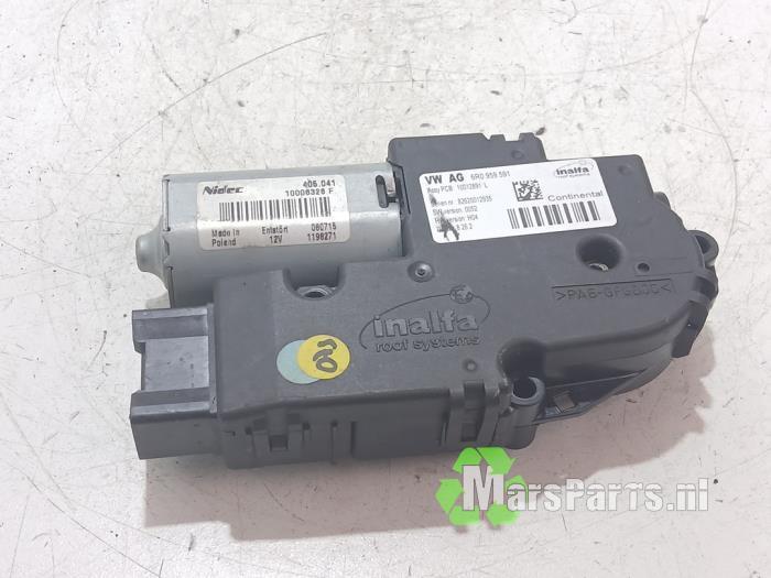 Schuifdak Motor van een Volkswagen Polo, Auto-onderdelen, Carrosserie en Plaatwerk, Volkswagen, Gebruikt, 3 maanden garantie, Ophalen of Verzenden