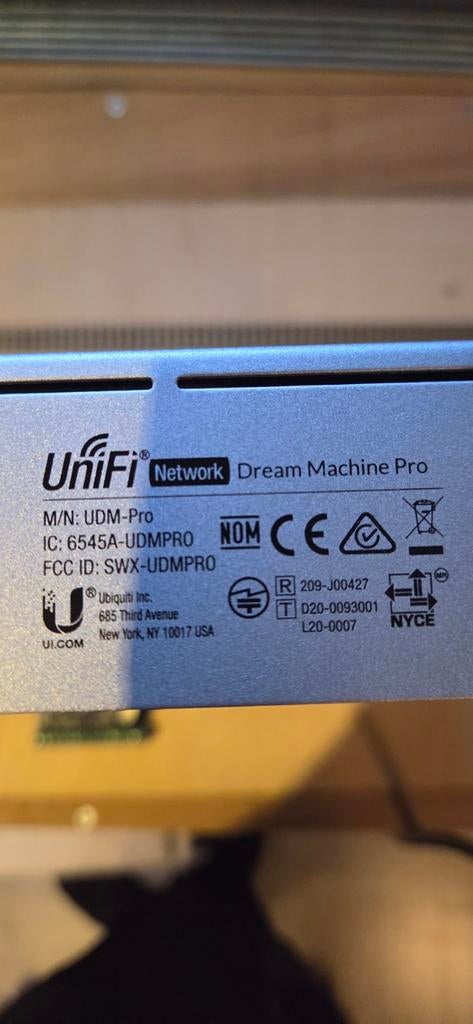 Unifi Dream Machine Pro met Rackmount - Zo goed als nieuw, Computers en Software, Routers en Modems, Ophalen of Verzenden, Zo goed als nieuw