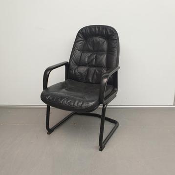 Grote robuuste vergaderstoel / kantoorstoel - zwarte skai (i