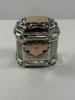 Zilveren lodereindoosje met gouden appliques uit 1875, Ophalen of Verzenden, Goud