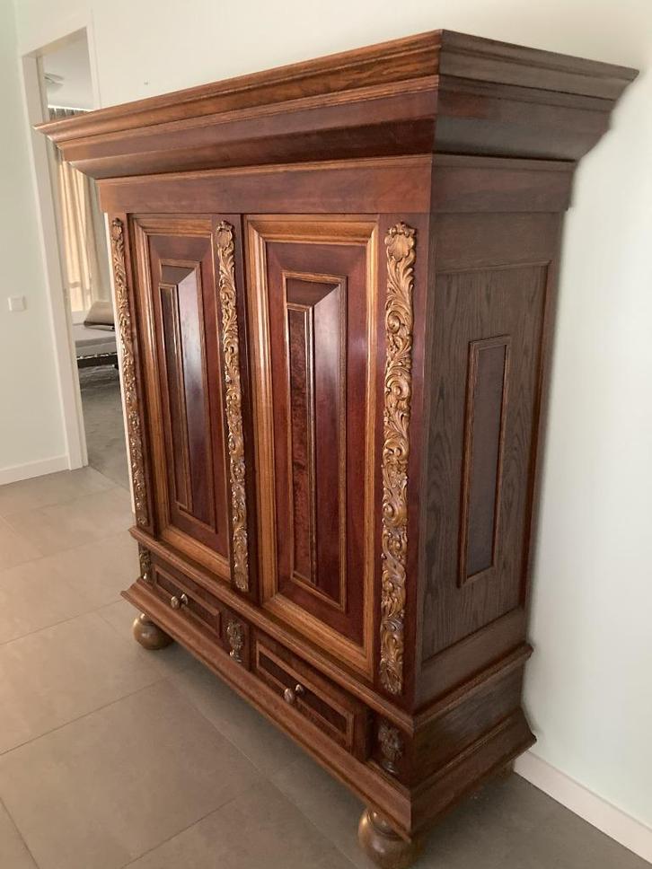 Grote houten kast – Klassiek en karaktervol, Antiek en Kunst, Antiek | Meubels | Kasten, Ophalen