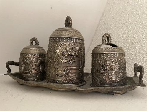 Antieke Oost-Aziatische zilveren pottenset op dienblad, Antiek en Kunst, Antiek | Goud en Zilver, Zilver, Ophalen of Verzenden