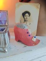 Oud zijde spelde kussen laarsje., Antiek en Kunst, Ophalen of Verzenden