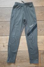 Sportbroek Nike dry fit maat 128, Broek, Ophalen of Verzenden, Zo goed als nieuw, Nike