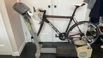 Beone Pro Raw 56 cm carbon & Technogym Fietstrainer, 28 inch, Zo goed als nieuw, Meer dan 20 versnellingen, 53 tot 57 cm