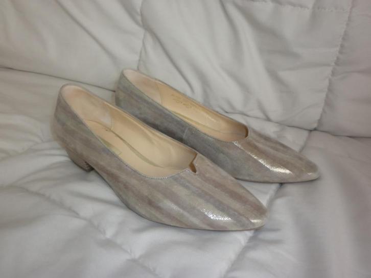 pumps  maat 39   merk : Gabor , Kleding | Dames, Schoenen, Zo goed als nieuw, Pumps, Grijs, Ophalen of Verzenden