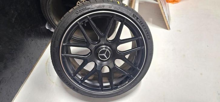 Breedset AMG Velgen + Banden (Bijna Nieuw, 1 met schade), Auto-onderdelen, Banden en Velgen, Banden en Velgen, Zomerbanden, 19 inch