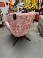 One of a kind fauteuil in unieke stoffering, Ophalen, Zo goed als nieuw, 75 tot 100 cm, Stof