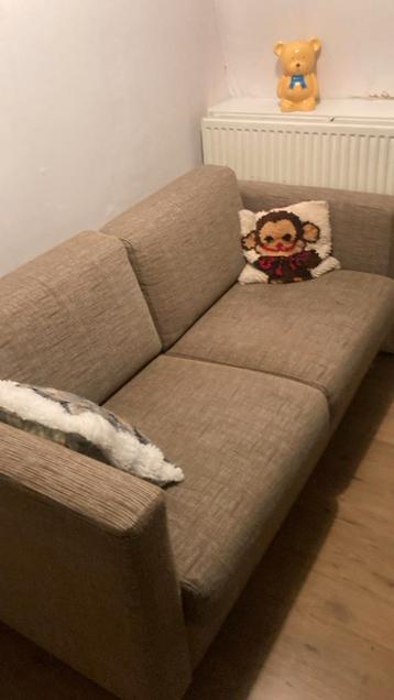 Gratis Stoffen Bank - Comfortabel! beschikbaar voor biedingen