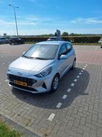 Hyundai i10 1.0i 67pk 2023 Grijs  overname lease, Auto's, 899 kg, 4 stoelen, Origineel Nederlands, Handgeschakeld