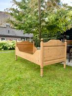 SFEERVOL OUD-GRENEN VINTAGE KAJUITBED/KNOPPENBED., Kinderen en Baby's, Kinderkamer | Bedden, Ophalen, Gebruikt, 180 cm of meer