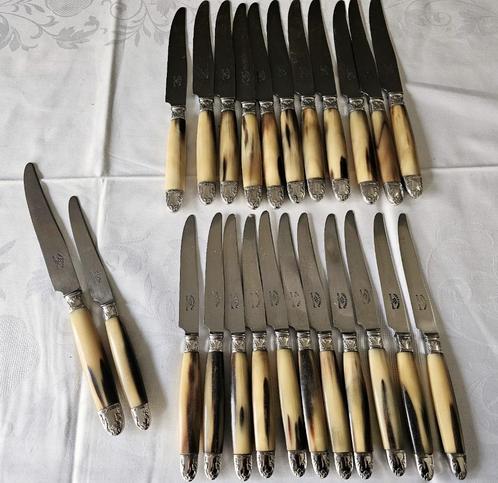 Set van 12 antieke hoornen dinermessen en 12 dessertmessen, Antiek en Kunst, Antiek | Bestek, Ophalen of Verzenden