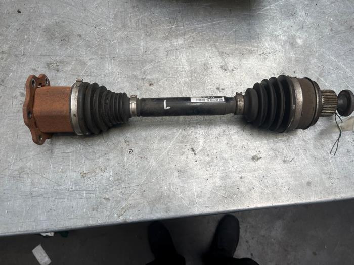 Aandrijfas links-voor van een Audi A4, Auto-onderdelen, Remmen en Aandrijving, Audi, Gebruikt, 3 maanden garantie, Ophalen of Verzenden