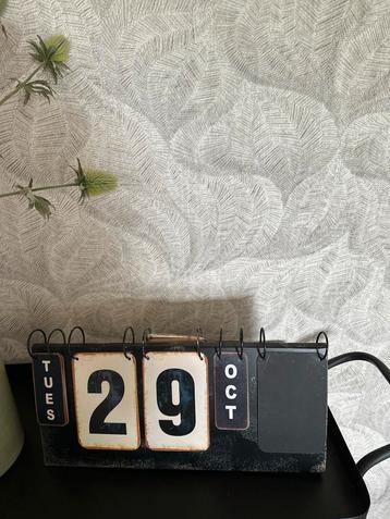 Vintage Flip-Over Kalender beschikbaar voor biedingen