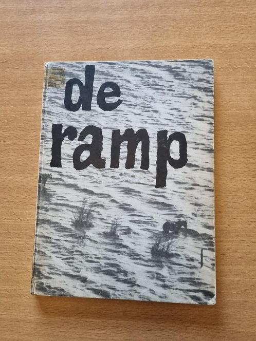 Boek: De Ramp (Watersnoodramp 1953) – met kaart van het ramp, Boeken, Geschiedenis | Vaderland, Gelezen, 20e eeuw of later, Ophalen of Verzenden
