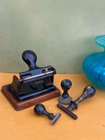 Vintage Soennecken perforator en brocante stempels, Ophalen of Verzenden