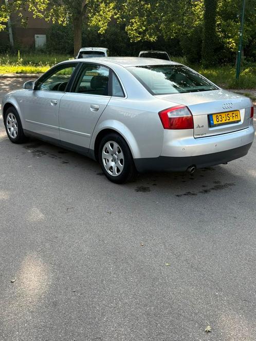 Audi A4 2.0 96KW AUT 2002 Grijs, Auto's, Audi, Particulier, A4, Benzine, C, Sedan, Automaat, Origineel Nederlands, Zilver of Grijs