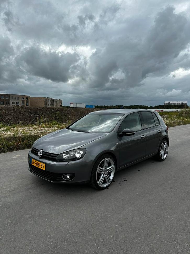 Volkswagen Golf 1.2 TSI Match uitvoering 77KW 2012 Grijs, Auto's, Volkswagen, Particulier, Golf, ABS, Airbags, Airconditioning