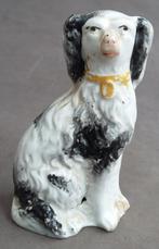 Om 1825-1875 Staffordshire Hoerenhondje Hondje Hond England, Antiek en Kunst, Ophalen of Verzenden