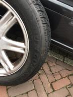 Volvo V70 sport velgen wielen nieuwe dunlop winterbanden, Auto's, Volvo, Voorwielaandrijving, Euro 5, 1800 kg, Zwart