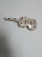 Twee violen Gouda plateel in zeer goede staat serieus bieden, Huis en Inrichting, Ophalen, Overige kleuren, Aardewerk of Porselein