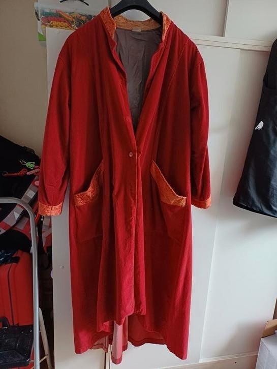 Corduroy ribstof lange winterjas mooi rood 2 zakken, Kleding | Dames, Jassen | Winter, Gedragen, Maat 46/48 (XL) of groter, Rood