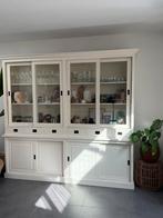 Grote witte buffetkast/vitrinekast in landelijke stijl, Antiek en Kunst, Ophalen of Verzenden