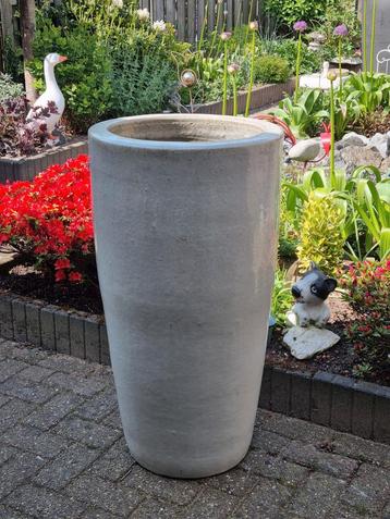 Zéér zware hoge, 90 cm  terraspot tuinvaas beschikbaar voor biedingen