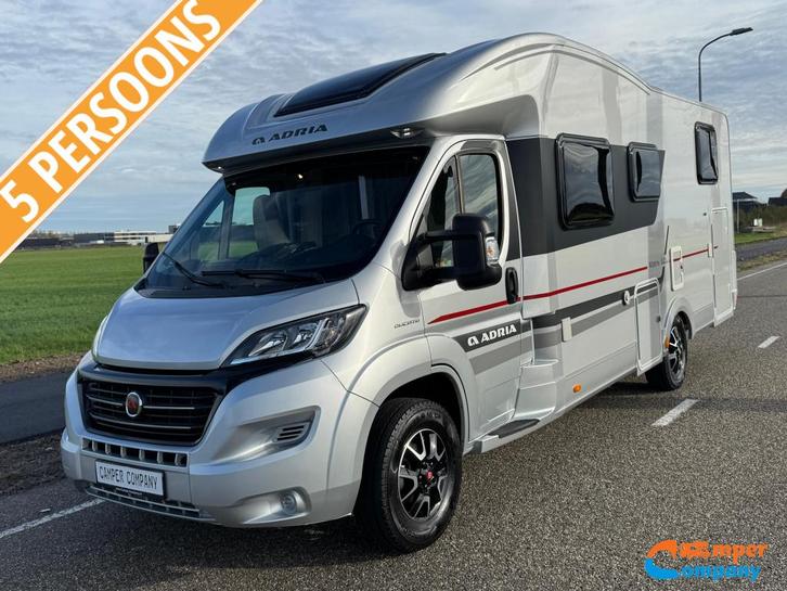 Adria Matrix Platinum 670 SBC Queensbed / Hefbed/ 5 persoons, Caravans en Kamperen, Campers, Bedrijf, tot en met 5, Half-integraal