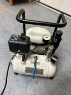Junair Compressor - Fluisterstil & Nieuwstaat!, Doe-het-zelf en Verbouw, Compressors, Ophalen, 6 tot 10 bar, Zo goed als nieuw