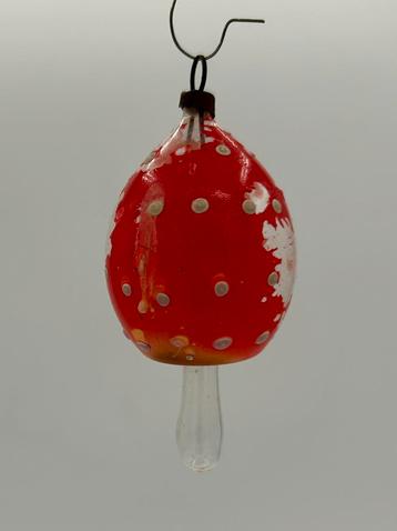 Oude kerstbal paddenstoel (verfverlies) beschikbaar voor biedingen