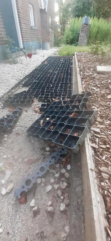 Gezocht: 5 m2 grindplaten beschikbaar voor biedingen