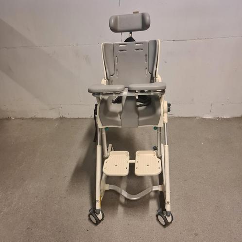 R82 Flamingo kinder douchestoel maat 3, Diversen, Verpleegmiddelen, Ophalen